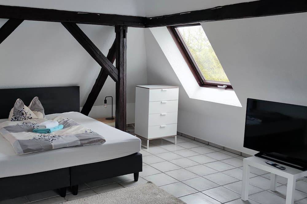 Ganze Wohnung, Ferienwohnung mit toller Aussicht für Zwei in Droyßig, Saale-Unstrut