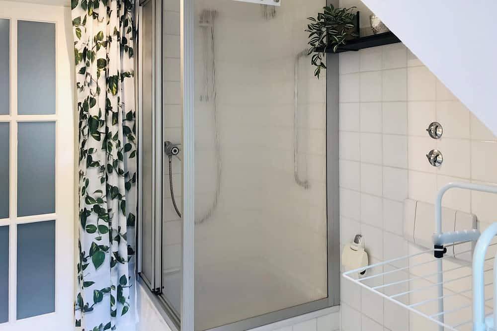 Ganze Wohnung, Apartment in a half-timbered house 4 km to the ski lift carousel or Rothaarsteig in Silbach, Winterberg