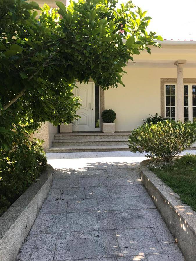 Location de vacances pour 2 personnes, avec Terrasse ainsi que Jardin et Vue dans Briteiros