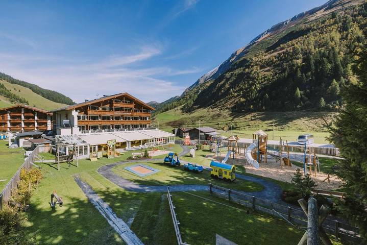 Hotel für 4 Personen, mit Ausblick und Sauna sowie Garten am Hintertuxer Gletscher
