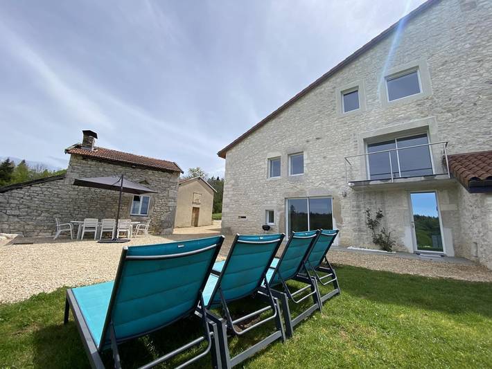 Gîte pour 12 personnes, avec balcon et jardin