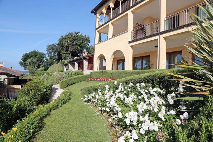 Ferienwohnung für 6 Personen, mit Garten und Pool sowie Seeblick und Ausblick in Gardone Riviera - 2
