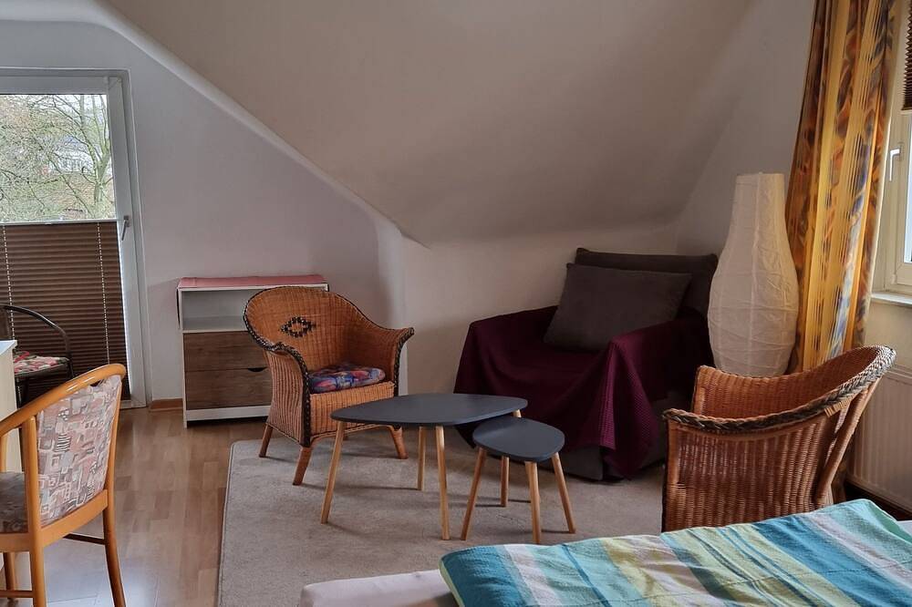 Ganze Wohnung, City Appartment Pyrmont - Fewo bis 3 Erw. + 1 Kind 12 Jahre in Bad Pyrmont, Weserbergland