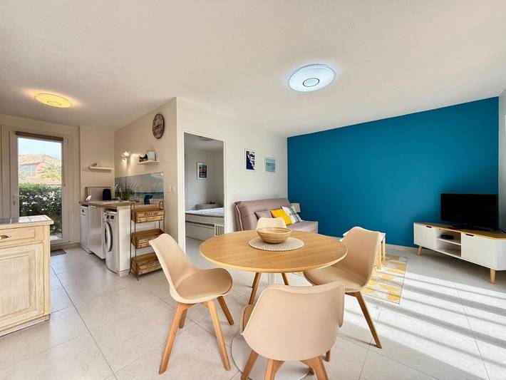 Gîte pour 4 personnes, avec terrasse ainsi que jardin et piscine dans Plage Coupereau