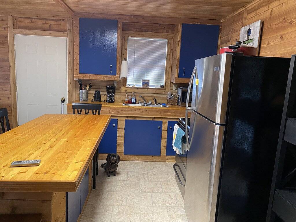 The Eagles Nest located in Fairmont off Hwy 3315 in Toledo Bend Reservoir