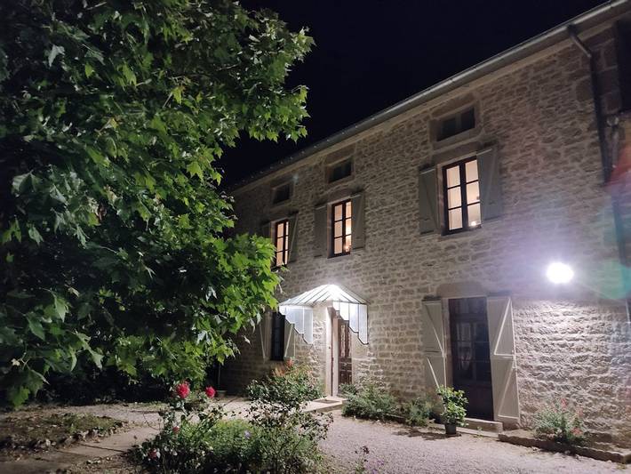 Chambre d’hôte pour 2 personnes, avec jardin et piscine