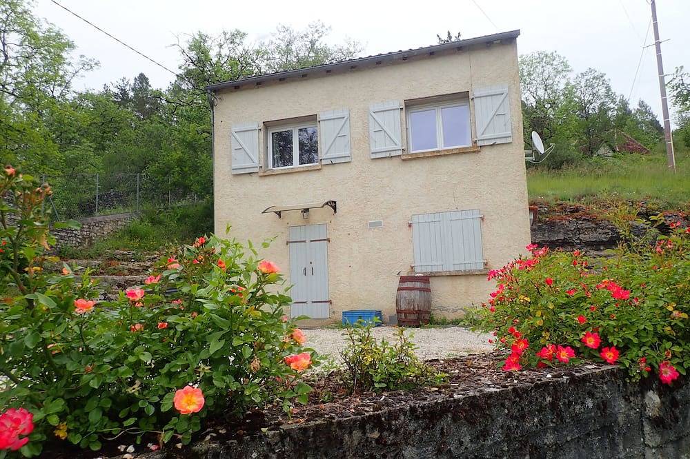 Petite maison proche de la Dordogne entre Sarlat et Rocamadour in Lamothe-Fénelon, Quercy