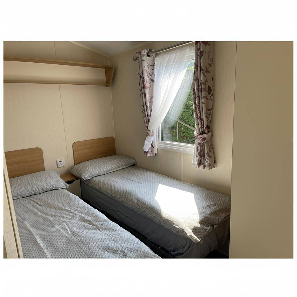 Caravan - sleeps 6 & parking in Hastings, Sussex Oriental