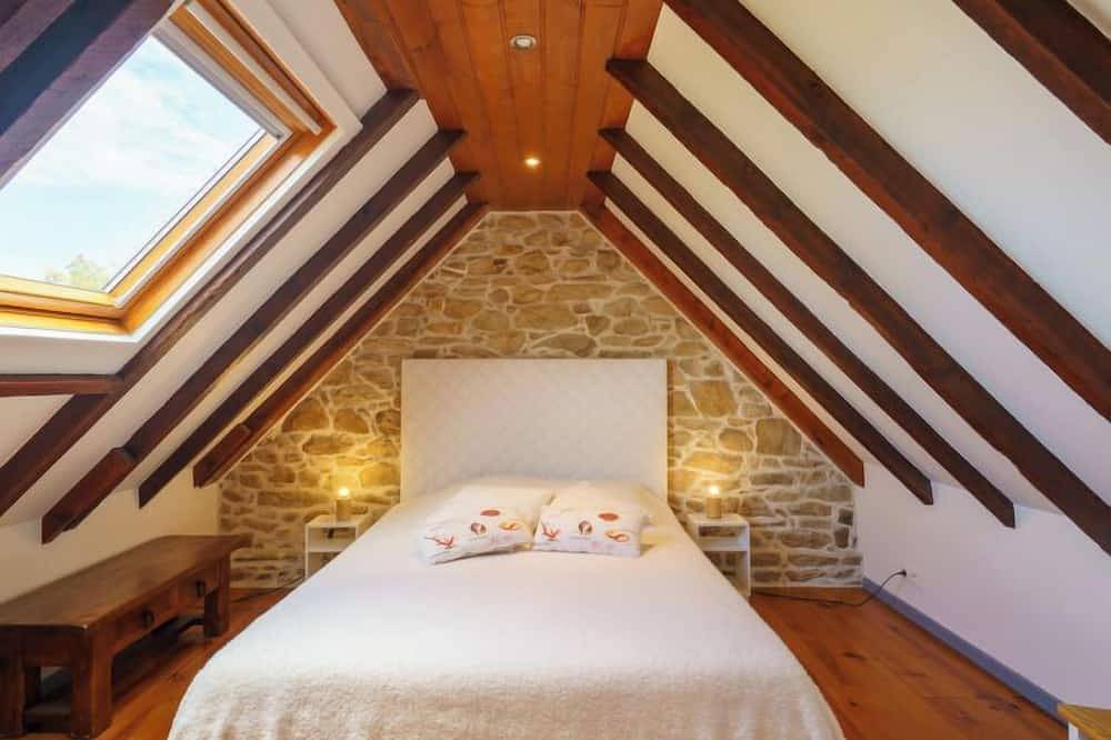 La petite Iroise by Interhome in Pointe du Raz, Plogoff