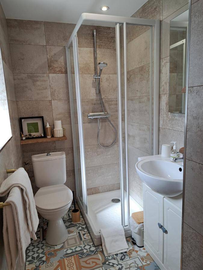 Chambre d’hôte pour 4 personnes, avec terrasse ainsi que jardin et jacuzzi dans Sèvremont - 3