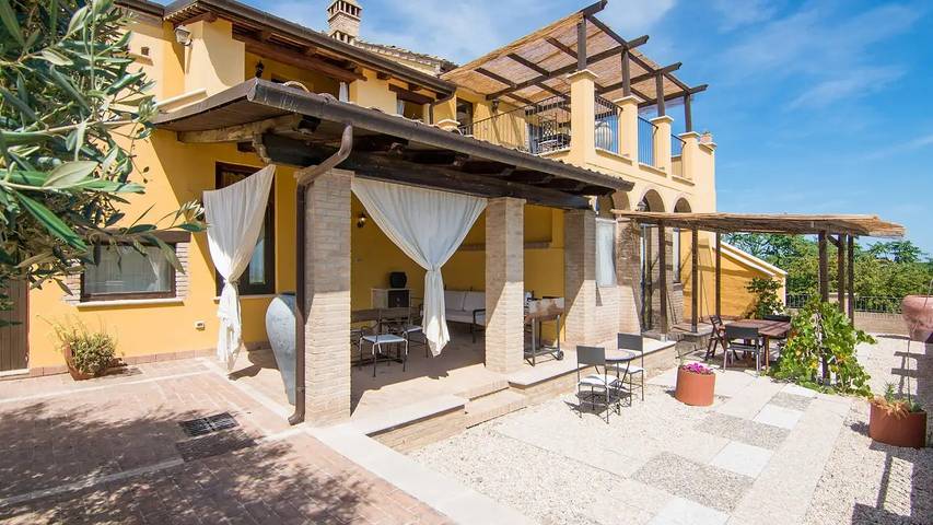 Appartamento per 2 persone, con idromassaggio e piscina nonché giardino in Provincia di Ascoli Piceno