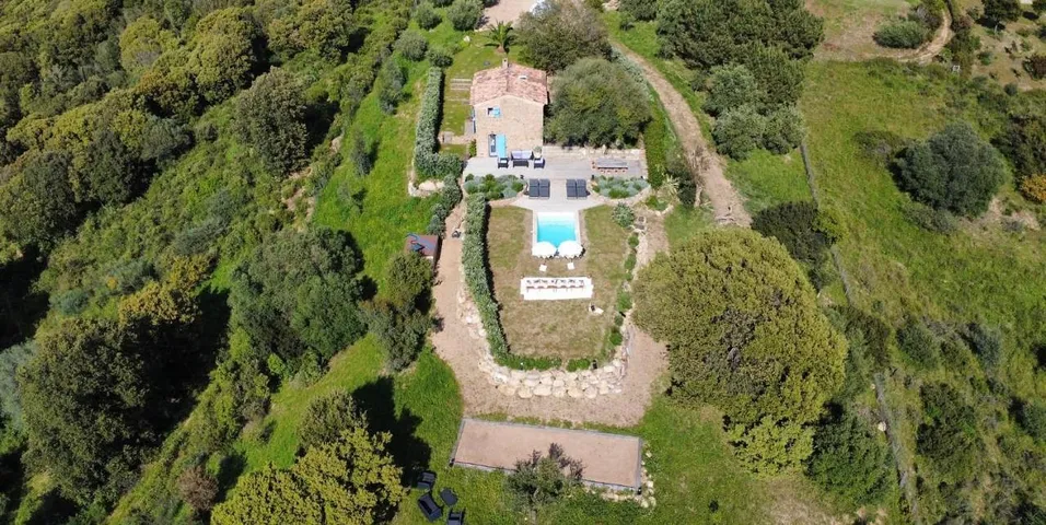 Chalet para 4 personas, con piscina además de jardín y vistas - 1