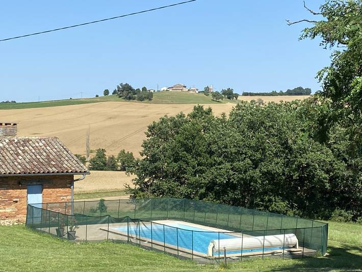 Gîte pour 7 personnes, avec piscine ainsi que jardin et terrasse dans le Tarn - 4