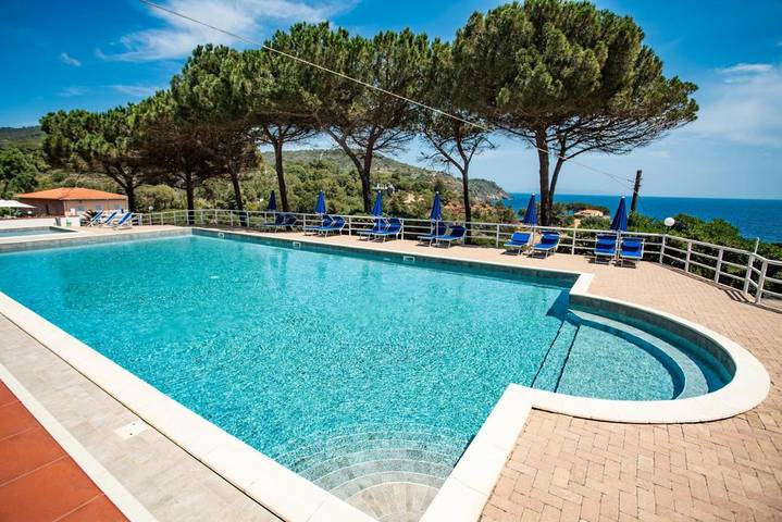Ferienhaus für 2 Personen, mit Kinderpool und Garten sowie Ausblick und Pool in Porto Azzurro - 2