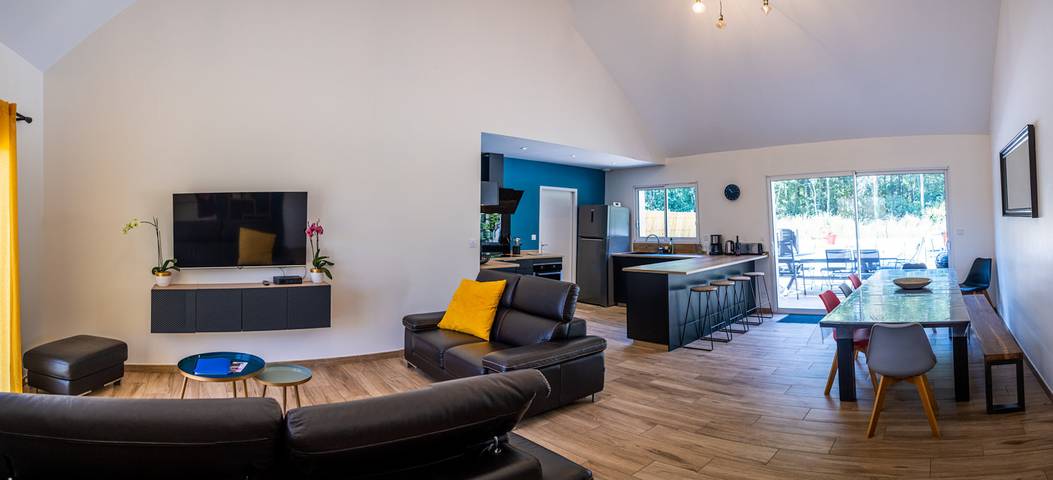 Gîte pour 10 personnes, avec jardin et piscine ainsi que jacuzzi et terrasse, animaux acceptés dans Maine-et-Loire - 3