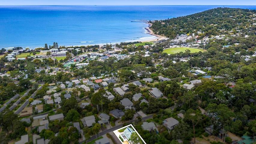 Holiday home for 10 people, with balcony in Lorne