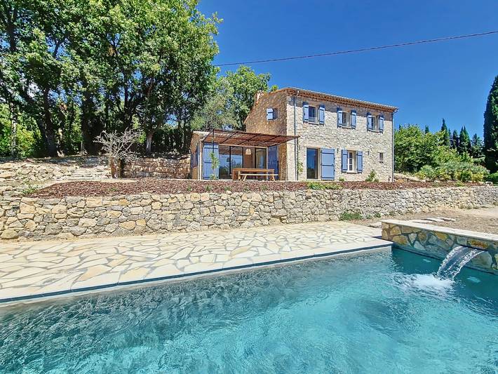 Villa pour 4 personnes, avec jardin et terrasse à Montauroux