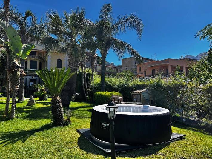 Villa pour 8 personnes, avec Terrasse ainsi que Jardin et Vue à Carini - 3