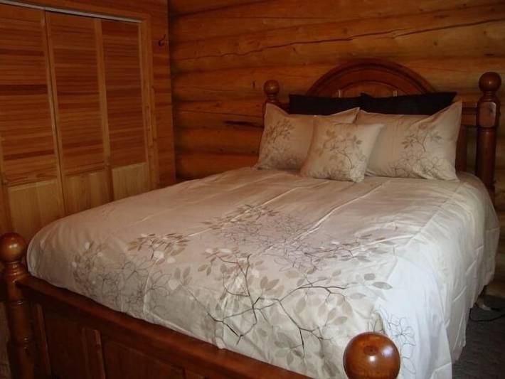 Log cabin for 6 people, with balcony in Yukon