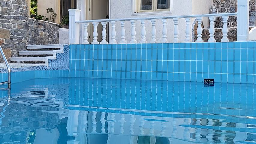 Vakantieappartement voor 5 personen, with tuin and uitzicht as well as balkon and uitzicht op zee in Koutouloufari