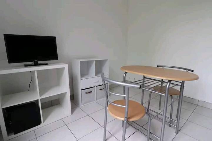 Ganze Wohnung, Appartement 2 Pièces Lumineux Idéalement Situé - 4 Personnes Maximum in Montrouge, Hauts-de-Seine