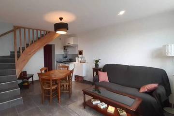 Gîte pour 4 personnes, avec jardin à Gelles