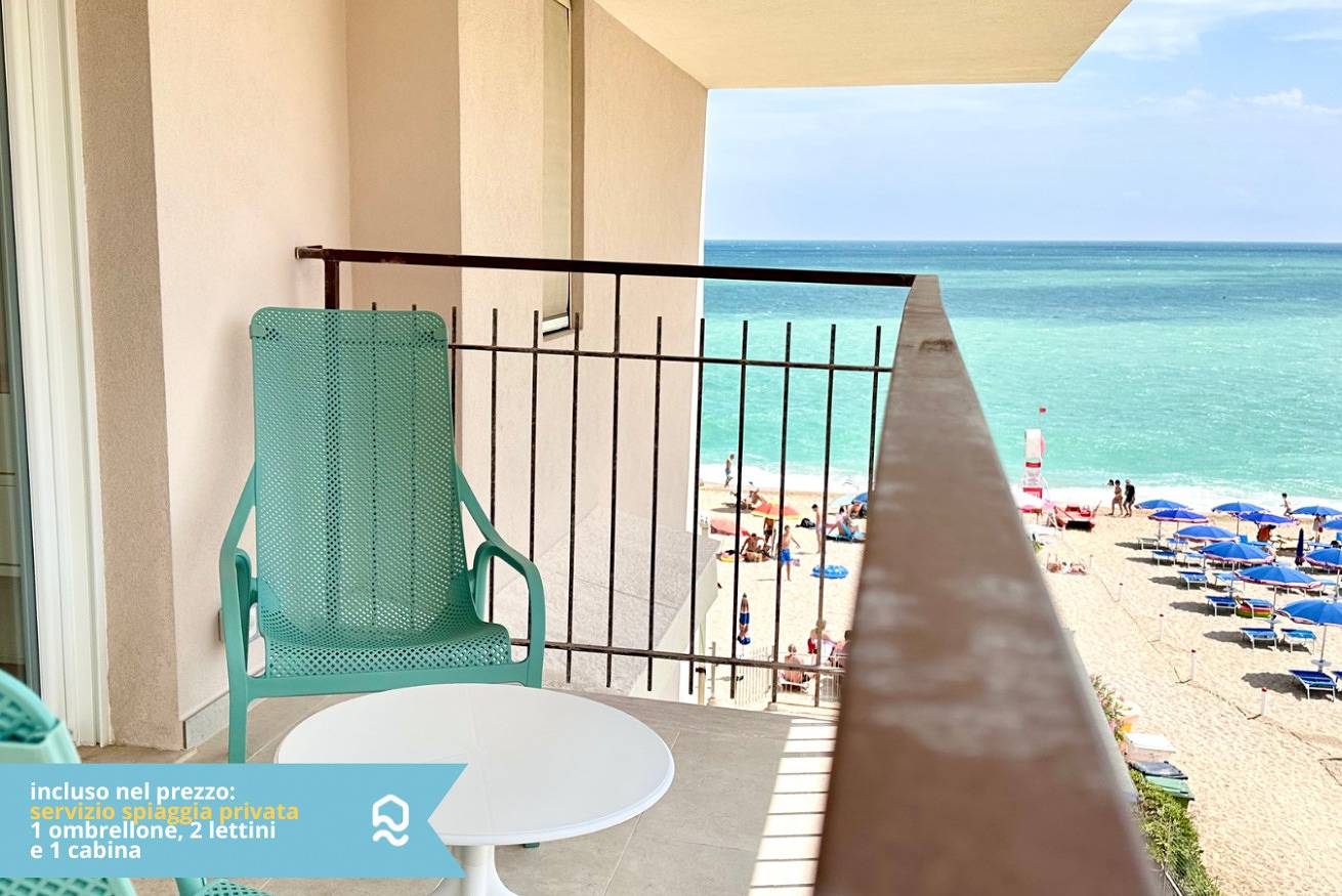 Entire apartment, M389 - Marcelli, new three-room apartment on the sea with private beach in Marcelli, Riviera del Conero