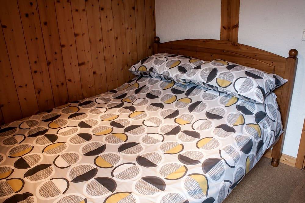 Lovely chalet, great location, sleeps 8 /9 people! in Les Gets, Les Portes du Soleil