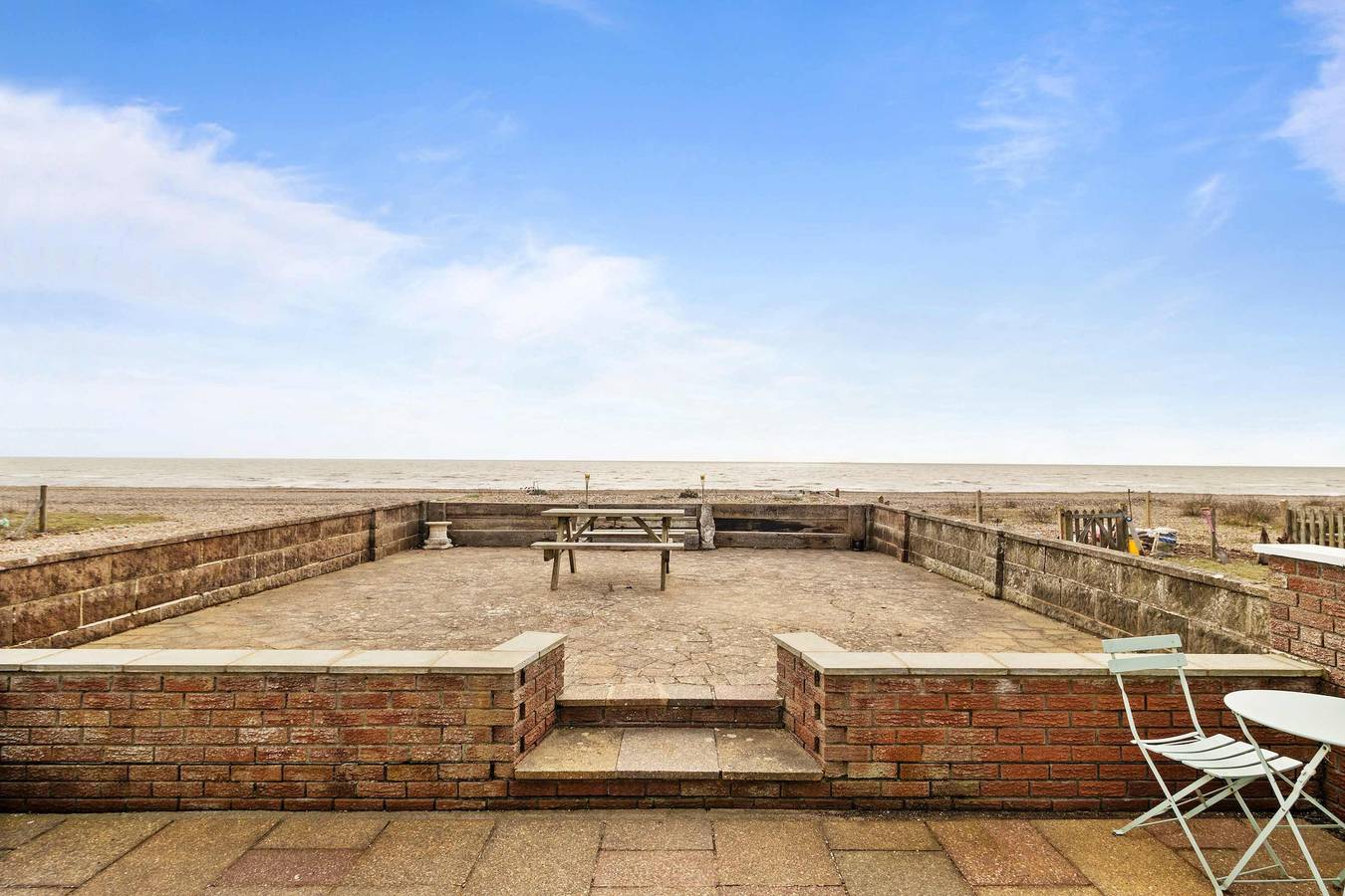 Beachfront Bungalow in Pevensey Bay with Sea Views in Pevensey, East Sussex