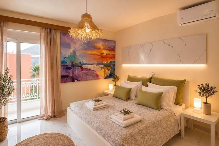 Appartement entier, New Luxurious apartment - 1 minute from Elli Beach in Ville de Rhodes, Rhodes
