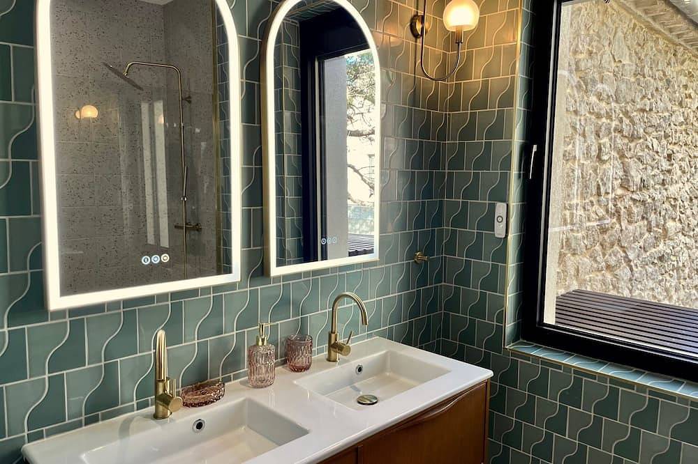 Charming and elegant farmhouse 13 pax swimming pool jacuzzi 10  from Montpellier in Grabels, Montpellier region