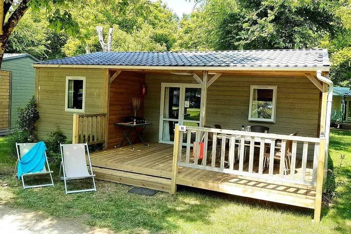 Maison pour 6 personnes, avec terrasse et jacuzzi ainsi que sauna et piscine, animaux acceptés à Coulon