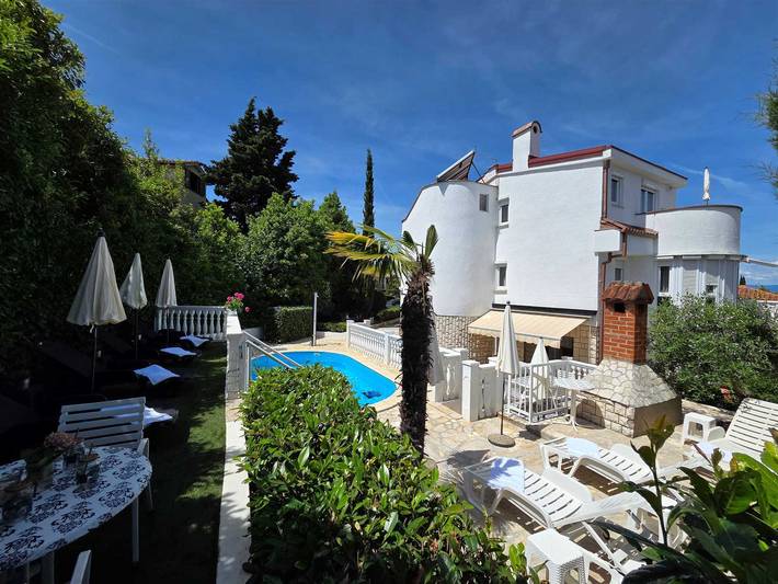 Apartament wakacyjny dla 2 osób, z Balkon i Basen w Malinska