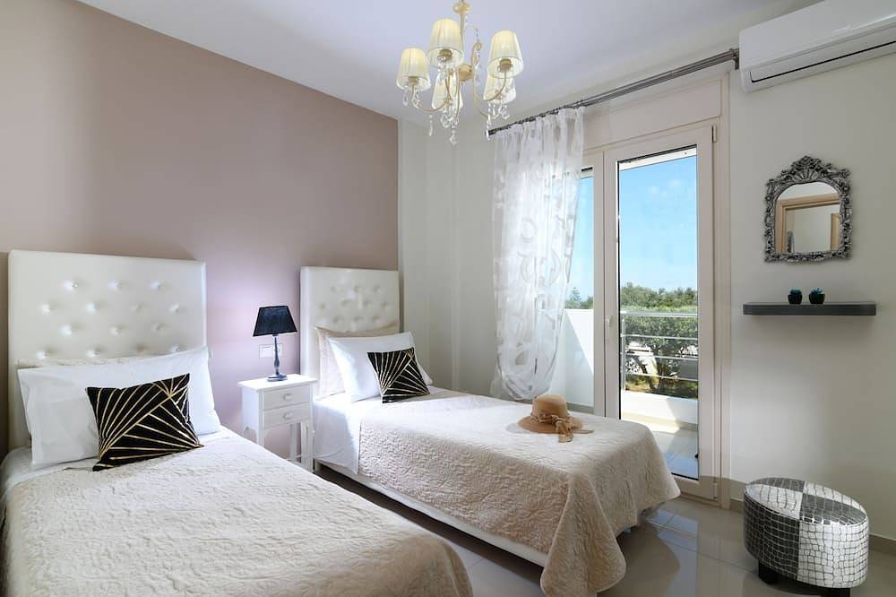 Aphrodite Luxe villa met prive zwembad in Limenas Chersonisou, Iraklio-Heraklion en omgeving