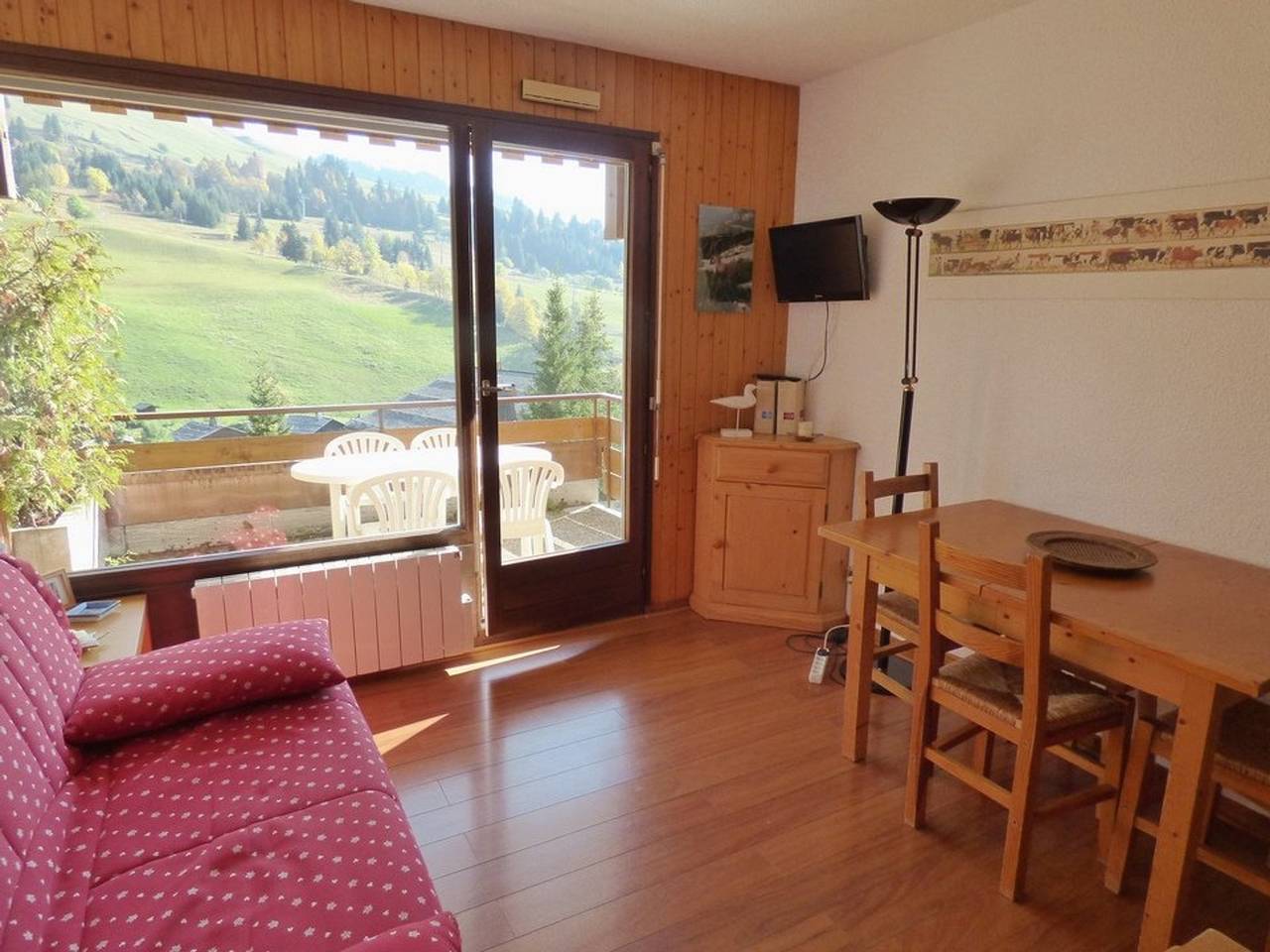 Apartamento entero, Cómodo apartamento de 40m² para 6 pers. cerca de pistas de esquí, gran terraza in Chinaillon, Le Grand-Bornand