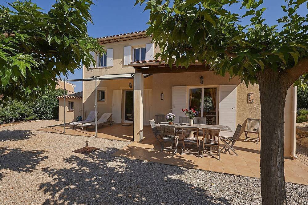 Friendly Villa Escape in Nans-les-Pins, Brignoles region