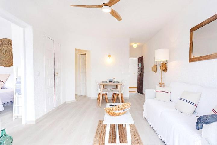 Gîte pour 4 personnes, avec piscine ainsi que terrasse et vue à Cala Morell - 3