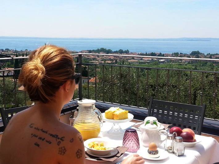 Chambre d’hôte pour 4 personnes, avec piscine ainsi que terrasse et jardin à Bardolino - 4