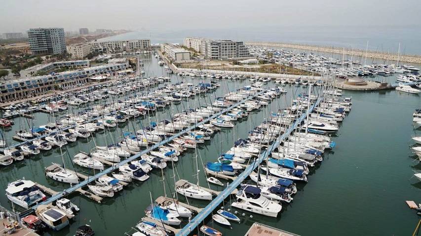 Appartement de vacances pour 7 personnes, avec piscine ainsi que balcon et vue