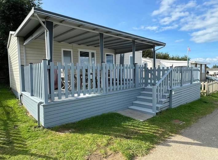 Camping pour 5 personnes, avec Terrasse et Jardin ainsi que Bassin pour enfant et Piscine