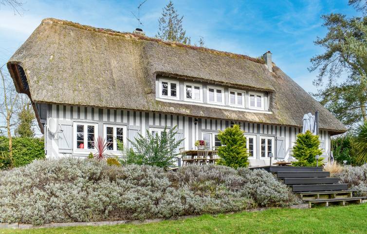 Location de vacances pour 6 personnes, avec terrasse et jardin à Le Breuil-en-Auge