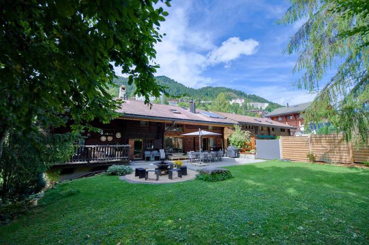 Casa de vacaciones para 10 personas, con vistas y jardín en Leysin