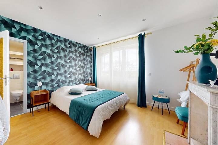 Chambre d’hôte pour 2 personnes, avec Terrasse et Jardin ainsi que Piscine et Sauna à Villeperrot