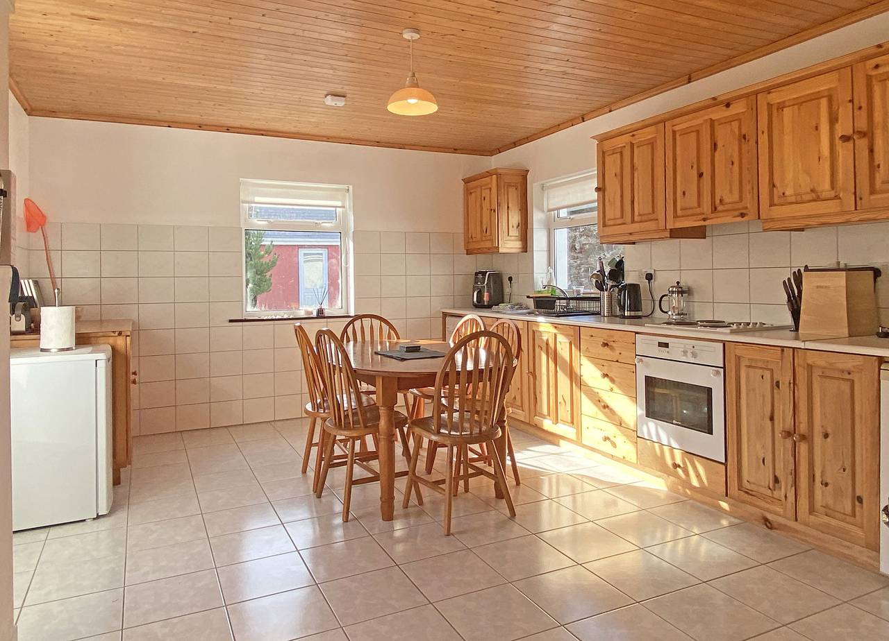 Dogs Bay Holiday Cottage in Roundstone, Connemara