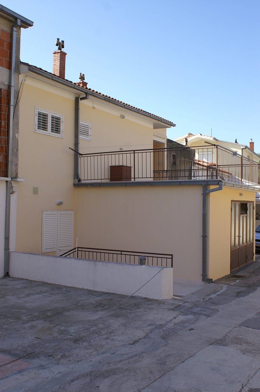 Ganze Wohnung, 3-Zimmer-Ferienwohnung mit Terrasse Podgora, Makarska -a in Podgora, Makarska Riviera