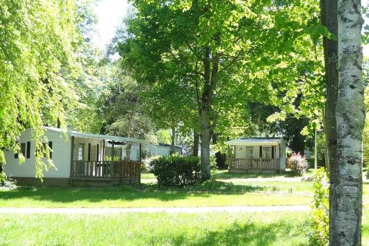 Zecamping 3* espace aquatique chiens acceptés sauna mobil-home Tv 18m2 in Seix, Parc naturel régional des Pyrénées ariégeoises
