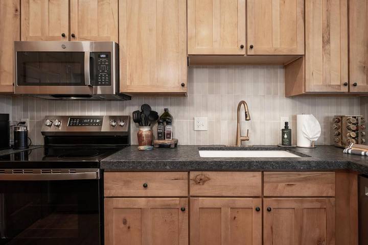 Gîte pour 4 personnes, avec terrasse et jacuzzi, adapté aux familles à Granby - 3