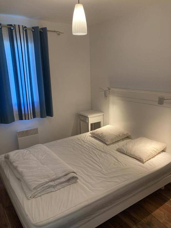 Chalet rénové, environnement très calme, piscines intérieure et extérieure chauffées, Bord du lac de Biscarosse Parentis in Parentis-en-Born, Côte d’Argent