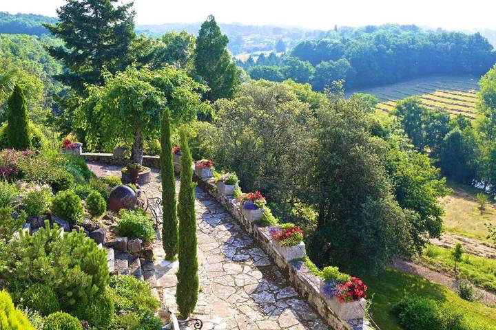 Location de vacances pour 5 personnes, avec sauna et jardin ainsi que piscine et jacuzzi à Saint-Martial-de-Valette - 3