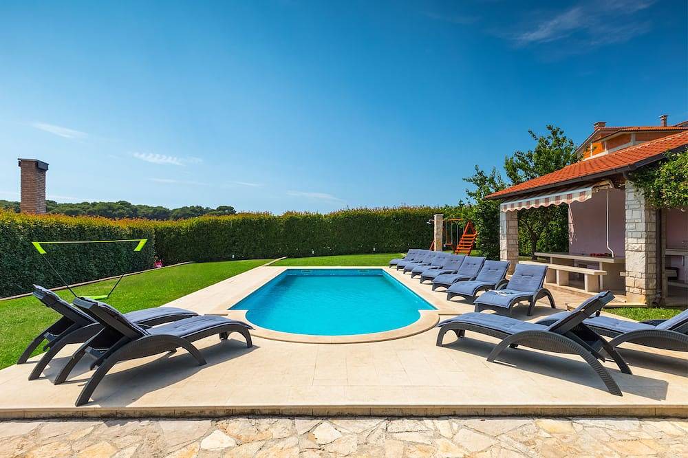 Free heated pool, 3 km from the sea, barbecue, Wifi, billiards, Wlan in Pula, Pula-Medulin